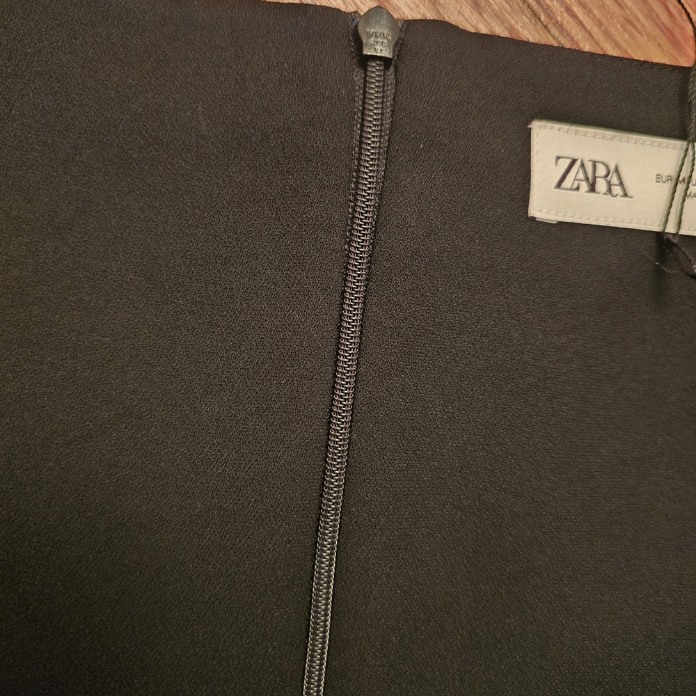 Classic Short Sleeve Black Dress - Picture 10 of 15